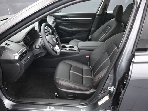 New 2026 Nissan Altima 2.5 SR w/ SR Midnight Edition Package FWD image 9