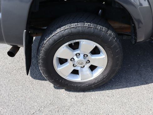 Used 2015 Toyota Tacoma PreRunner w/ TRD Sport Package image 40