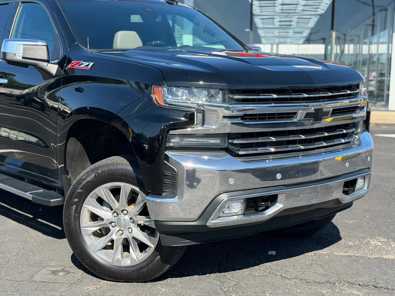 Used 2019 Chevrolet Silverado 1500 LTZ w/ LTZ Plus Package AWD/4WD image 1