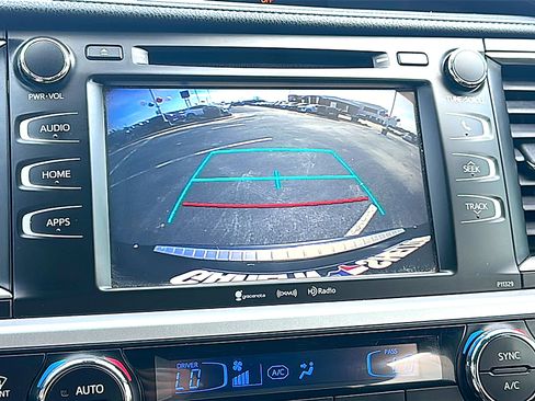 Used 2018 Toyota Highlander Plus image 33