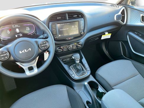 Certified 2025 Kia Soul LX w/ LX Technology Package image 20