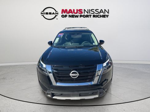 Certified 2025 Nissan Pathfinder Platinum w/ Cargo Package FWD image 3