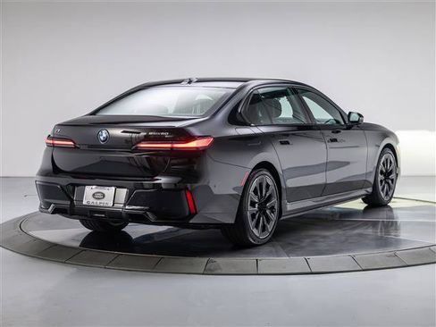 Used 2026 BMW i7 eDrive50 w/ M Sport Package RWD image 5