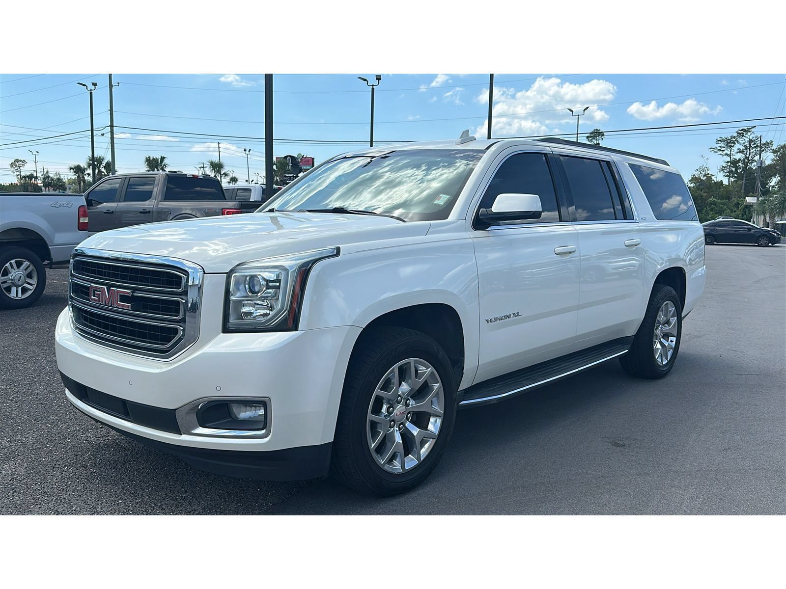 Used 2015 GMC Yukon XL SLT w/ Open Road Package RWD image 2
