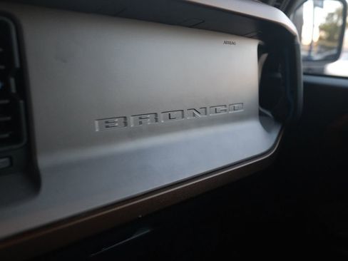 Used 2022 Ford Bronco Outer Banks AWD/4WD image 50