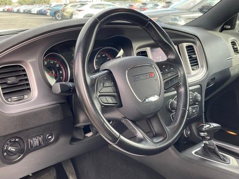 Used 2023 Dodge Charger SXT image 9