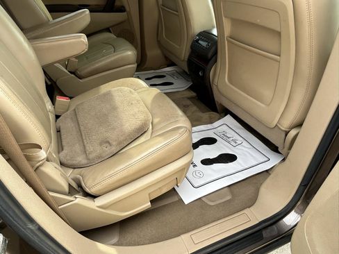 Used 2010 Buick Enclave CXL w/ Trailering Provision Package AWD/4WD image 11