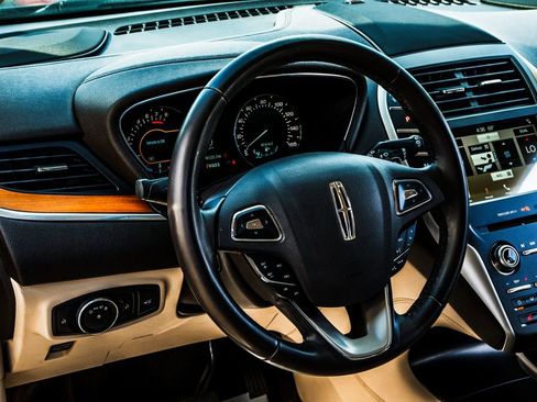 Used 2017 Lincoln MKC Select AWD/4WD image 24