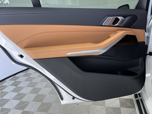 Used 2025 BMW X7 xDrive40i image 21