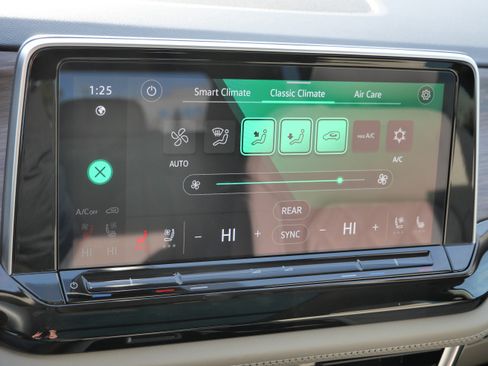 Certified 2024 Volkswagen Atlas SEL Premium R-Line image 24