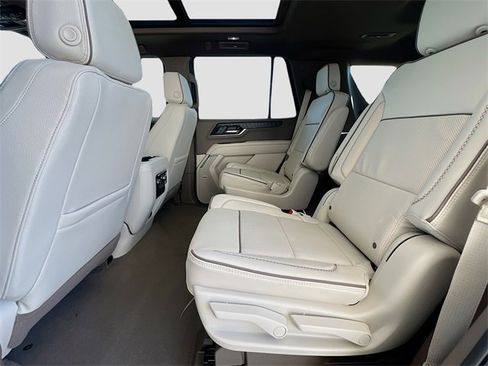 New 2026 GMC Yukon Denali w/ Sun & Power Step Package image 17