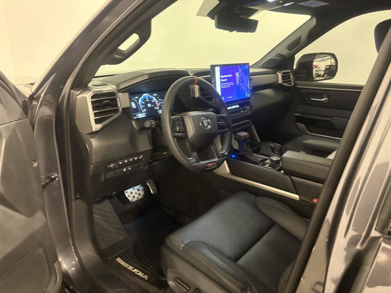 Used 2025 Toyota Sequoia 4WD image 19