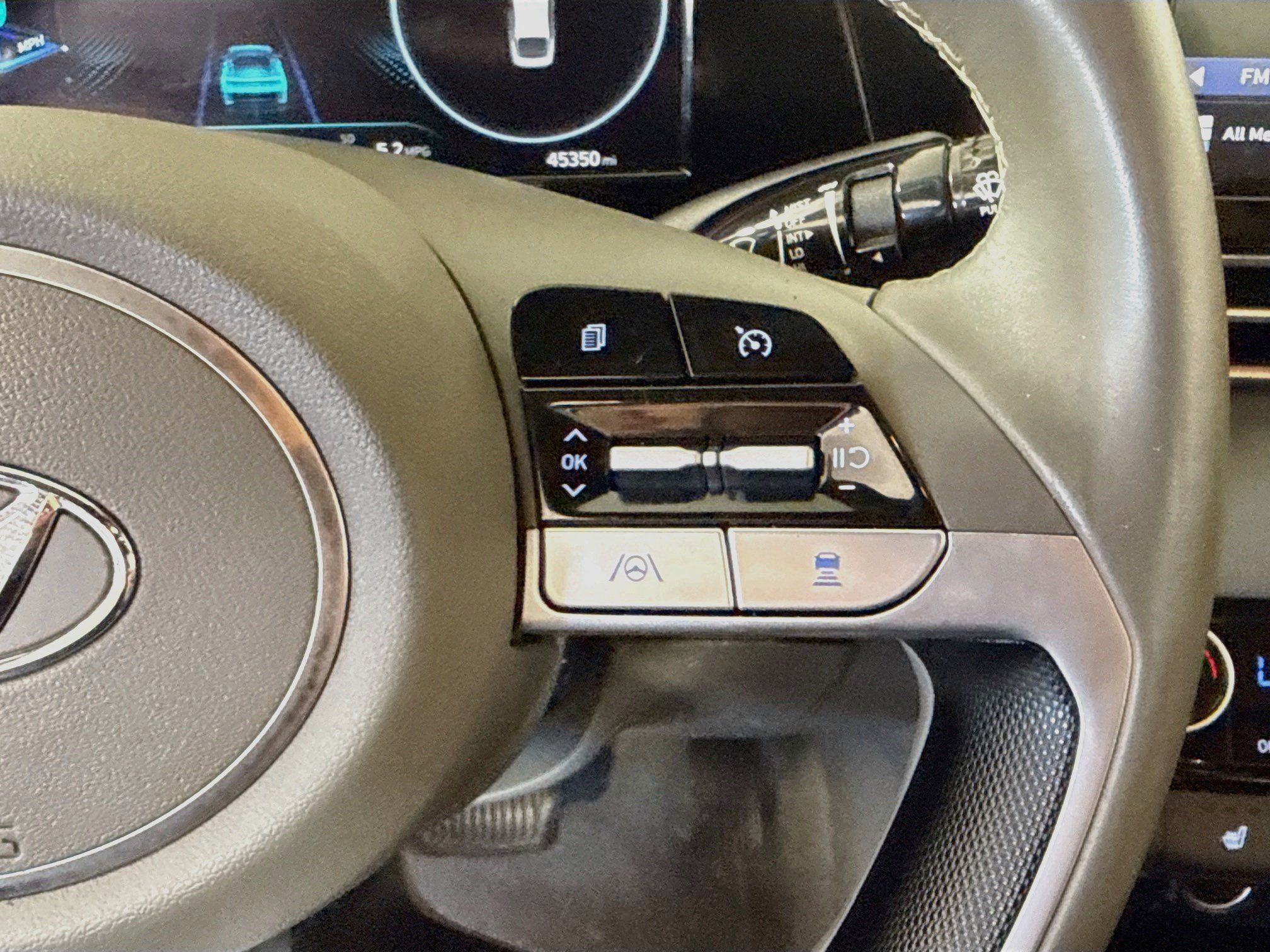 Used 2022 Hyundai Elantra SEL w/ Convenience Package FWD image 15