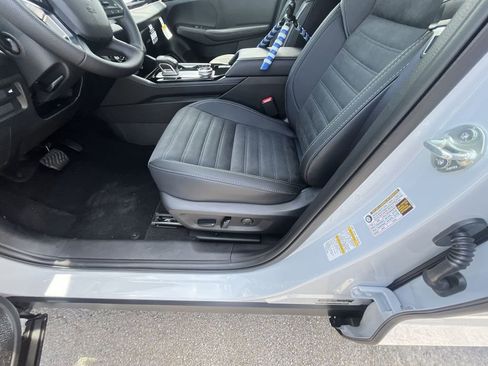 Used 2025 Mitsubishi Outlander SE FWD image 12