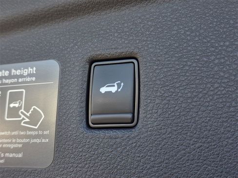 Used 2022 INFINITI QX50 Pure image 17