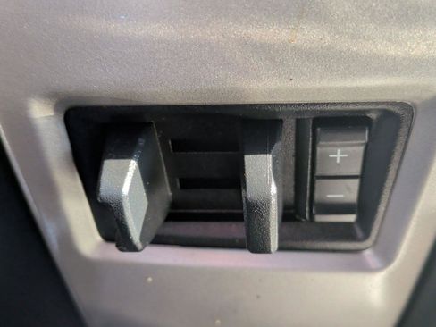 Used 2020 Ford F350 Lariat w/ Chrome Package image 16