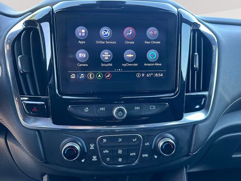Used 2023 Chevrolet Traverse LT w/ LT Premium Package AWD/4WD image 10