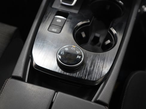 Used 2023 Nissan Rogue SV image 18