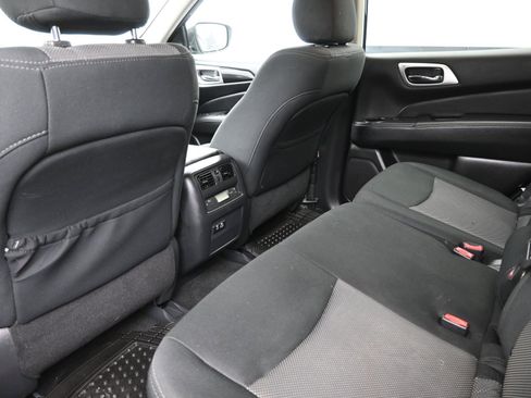 Used 2020 Nissan Pathfinder SV AWD/4WD image 22