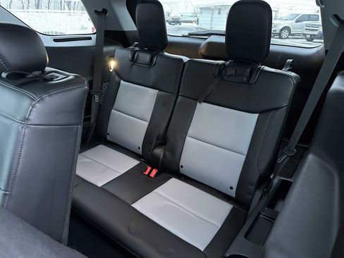 Used 2024 Ford Explorer XLT w/ Equipment Group 202A image 16