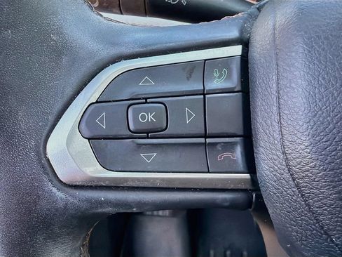 Used 2022 Jeep Compass Limited w/ Sun and Sound Group AWD/4WD image 12