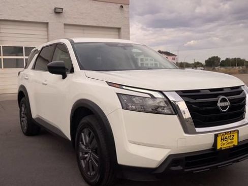 Used 2024 Nissan Pathfinder S AWD/4WD image 4