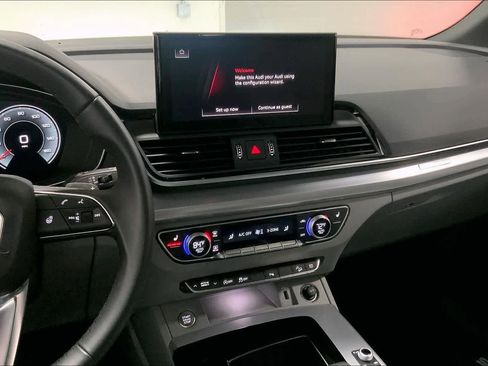 Certified 2025 Audi Q5 2.0T Premium w/ Convenience Plus Package image 14
