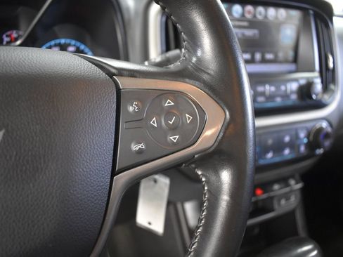 Used 2018 Chevrolet Colorado Z71 w/ Z71 Midnight Edition image 16