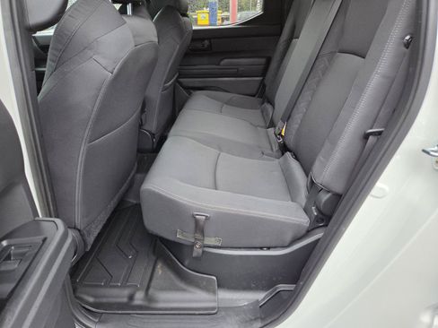 Used 2025 Toyota Tacoma SR5 AWD/4WD image 13