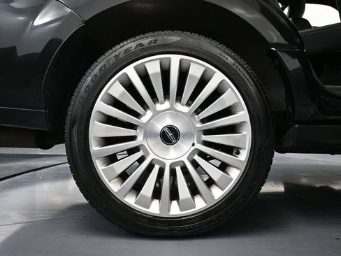 Used 2015 Lincoln Navigator 4WD image 13