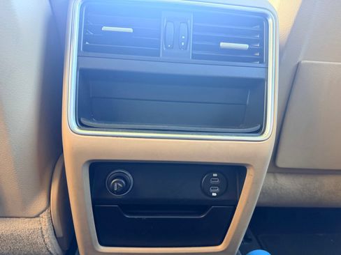Used 2021 Porsche Cayenne AWD/4WD image 23