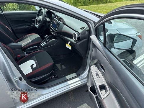 New 2025 Nissan Versa SR w/ Trunk Package image 13