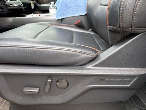 Used 2025 Ford F350 Lariat w/ Lariat Ultimate Package AWD/4WD image 19