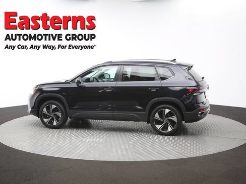 Used 2025 Volkswagen Taos SE AWD/4WD image 61
