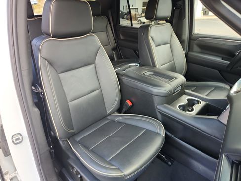 Used 2024 GMC Yukon SLT AWD/4WD image 38
