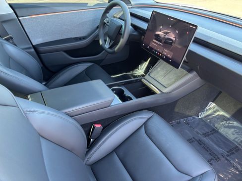 Used 2025 Tesla Model 3 image 13