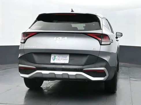 Used 2024 Kia Sportage LX image 8