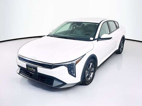 Used 2025 Kia K4 FWD image 3