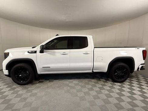 Used 2025 GMC Sierra 1500 Elevation image 3