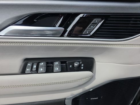 New 2026 Jeep Grand Wagoneer L Limited AWD/4WD image 24