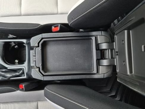 Used 2018 Toyota RAV4 XLE image 25