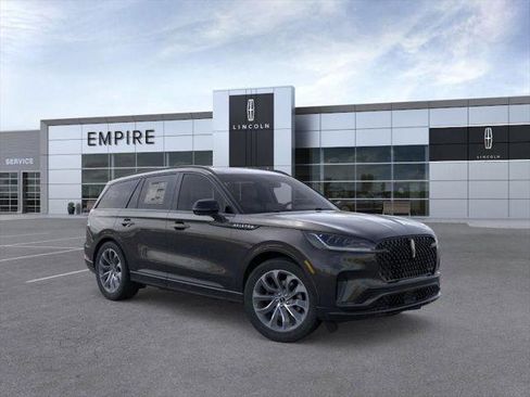 New 2026 Lincoln Aviator AWD w/ Jet Appearance Package image 7