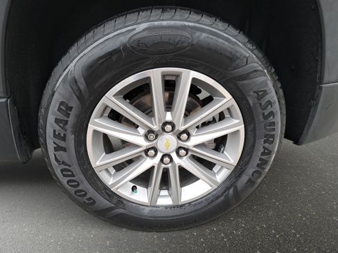 Used 2022 Chevrolet Traverse LT FWD image 33