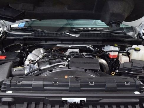 Used 2024 Chevrolet Silverado 3500 LT image 17