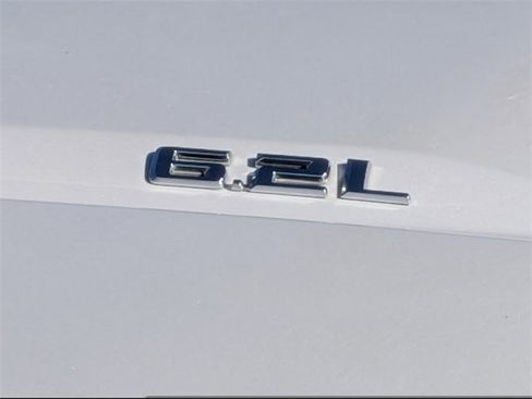 Used 2021 Chevrolet Silverado 1500 High Country w/ Technology Package image 10