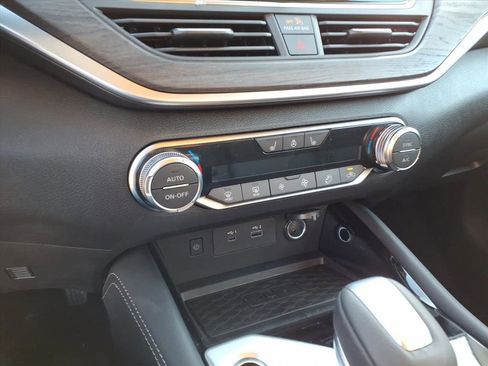 New 2025 Nissan Altima 2.5 SL image 12