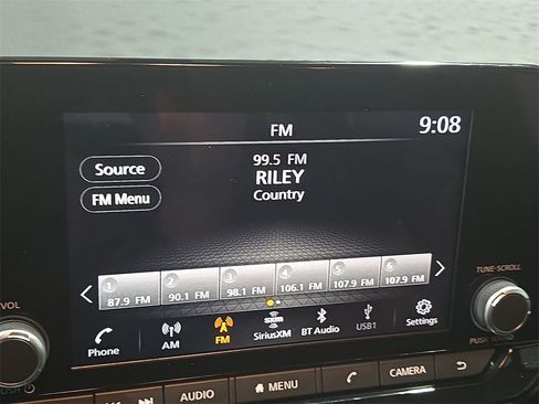 Used 2025 Nissan Pathfinder SV w/ SV Premium Package image 21