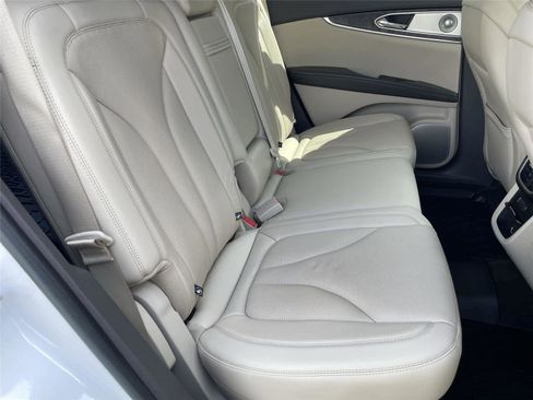 Used 2019 Lincoln Nautilus Reserve w/ Ultimate Package image 17