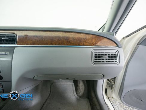 Used 2006 Buick LaCrosse CXL w/ Chrome Appearance Package FWD image 38