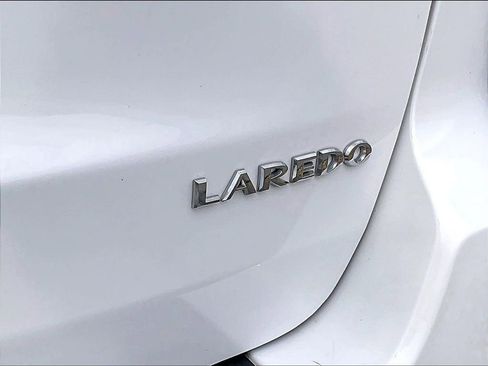 Used 2014 Jeep Grand Cherokee Laredo AWD/4WD image 28